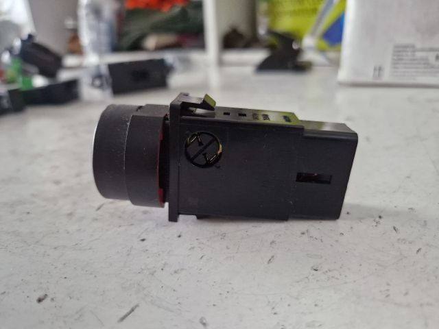 bontott KIA SORENTO Vészvillogó Kapcsoló