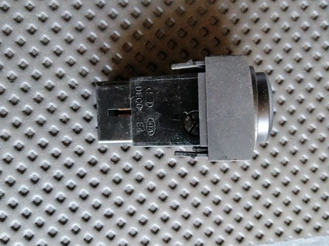 bontott KIA SORENTO Vészvillogó Kapcsoló