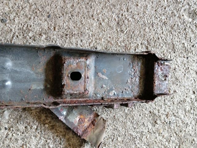 bontott KIA SORENTO Vízhűtő Radiátor Tartó