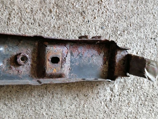 bontott KIA SORENTO Vízhűtő Radiátor Tartó