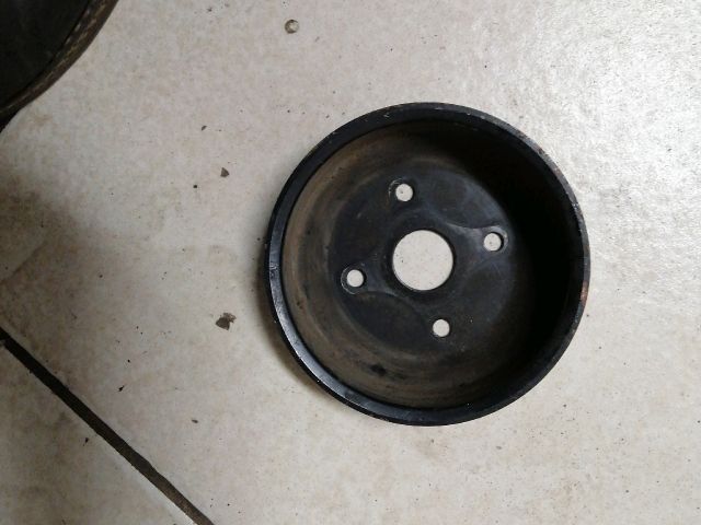 bontott KIA SORENTO Vízpumpa Szíjtárcsa