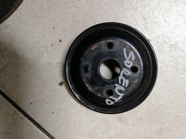 bontott KIA SORENTO Vízpumpa Szíjtárcsa