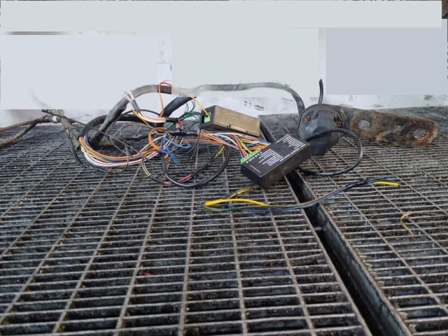 bontott KIA SORENTO Vonóhorog