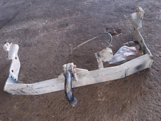 bontott KIA SORENTO Vonóhorog