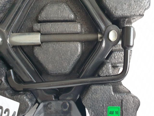 bontott KIA SOUL Emelő