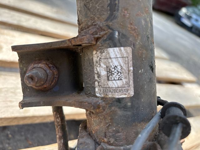 bontott KIA SPORTAGE Bal első Gólyaláb (Lengécsillapító, Rugó)