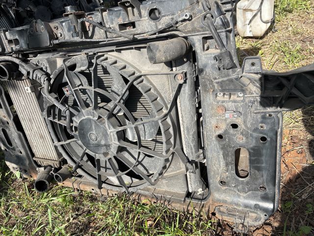 bontott KIA SPORTAGE Komplett Homlokfal (Részeivel)