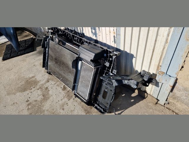 bontott KIA SPORTAGE Komplett Homlokfal (Részeivel)