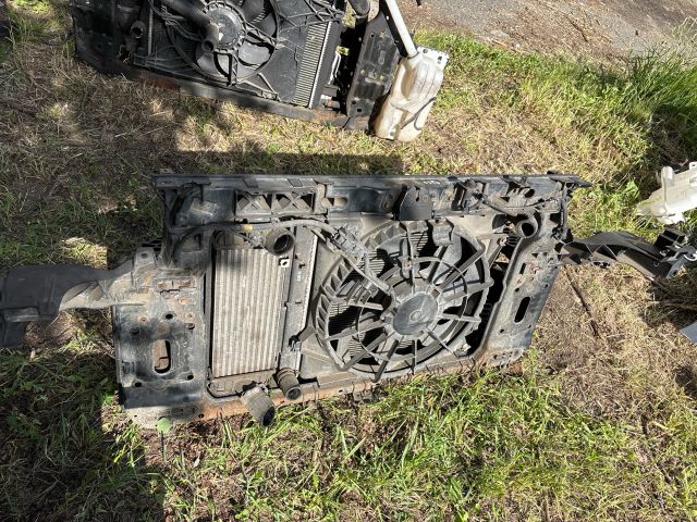 bontott KIA SPORTAGE Komplett Homlokfal (Részeivel)