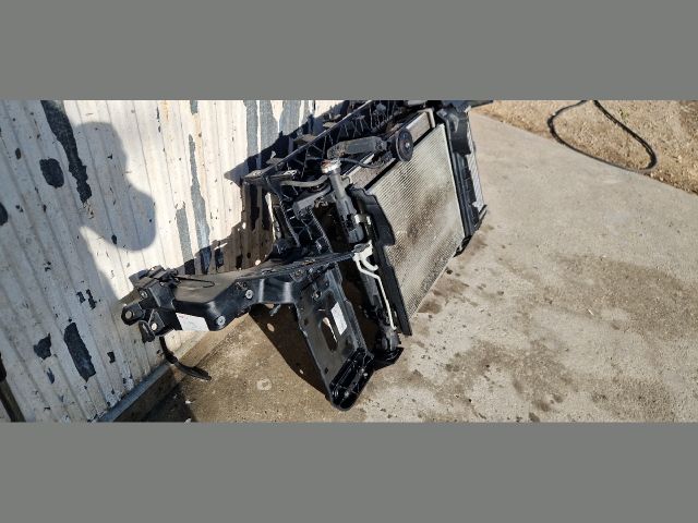 bontott KIA SPORTAGE Komplett Homlokfal (Részeivel)