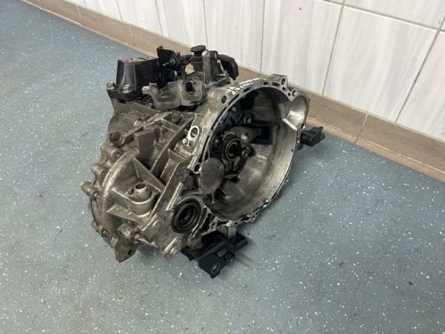 bontott KIA SPORTAGE Váltó (Mechanikus)