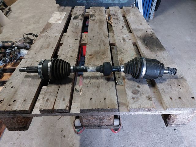 bontott KIA SPORTAGE Bal Féltengely