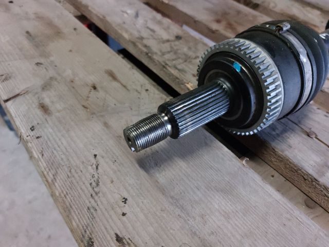 bontott KIA SPORTAGE Bal Féltengely