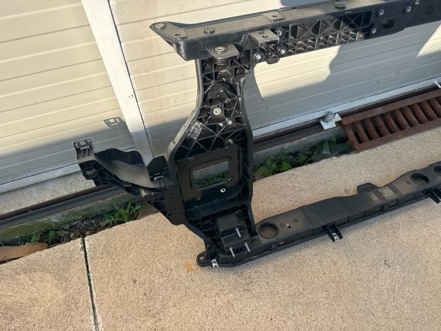 bontott KIA SPORTAGE Homlokfal (Üres lemez)