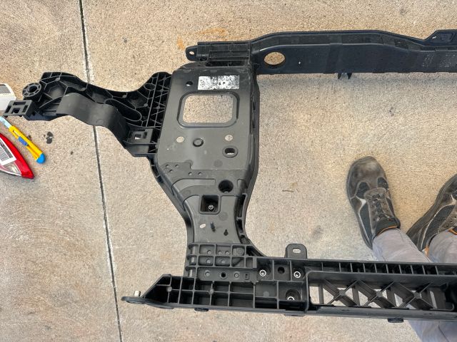 bontott KIA SPORTAGE Homlokfal (Üres lemez)