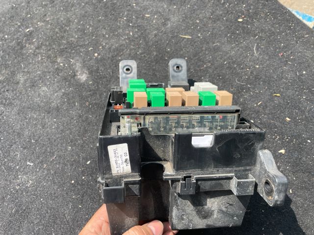 bontott KIA SPORTAGE Biztosítéktábla Motortér