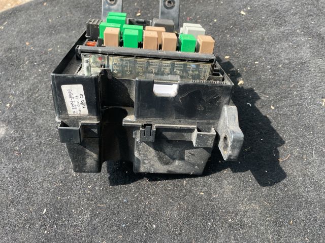 bontott KIA SPORTAGE Biztosítéktábla Motortér