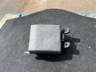 bontott KIA SPORTAGE Biztosítéktábla Motortér