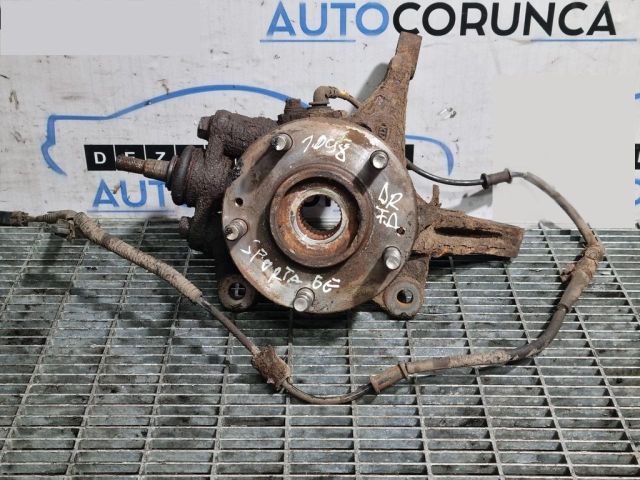 bontott KIA SPORTAGE Jobb első Csonkállvány