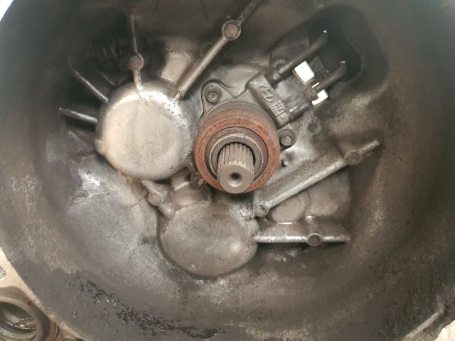 bontott KIA SPORTAGE Váltó (Mechanikus)