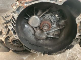 bontott KIA SPORTAGE Váltó (Mechanikus)