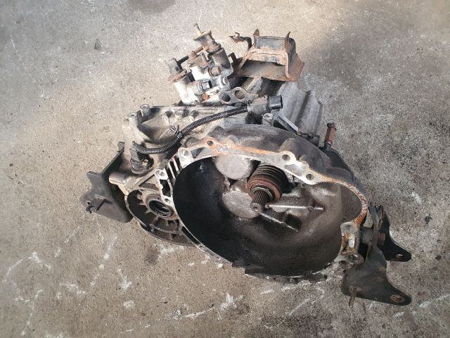 bontott KIA SPORTAGE Váltó (Mechanikus)