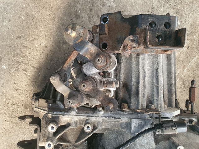 bontott KIA SPORTAGE Váltó (Mechanikus)