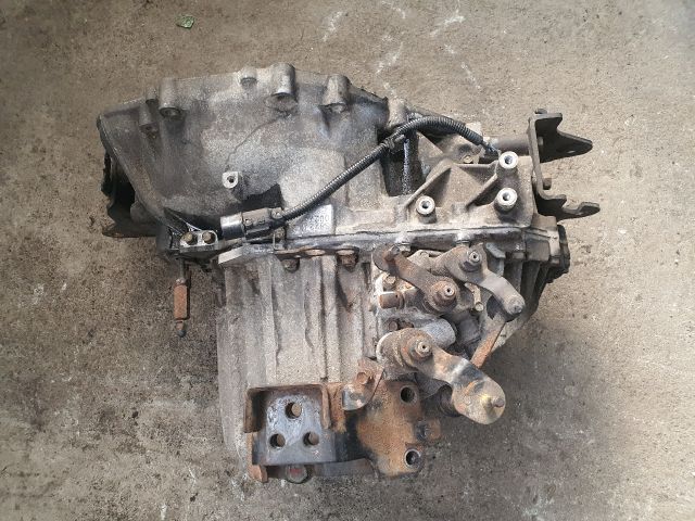 bontott KIA SPORTAGE Váltó (Mechanikus)