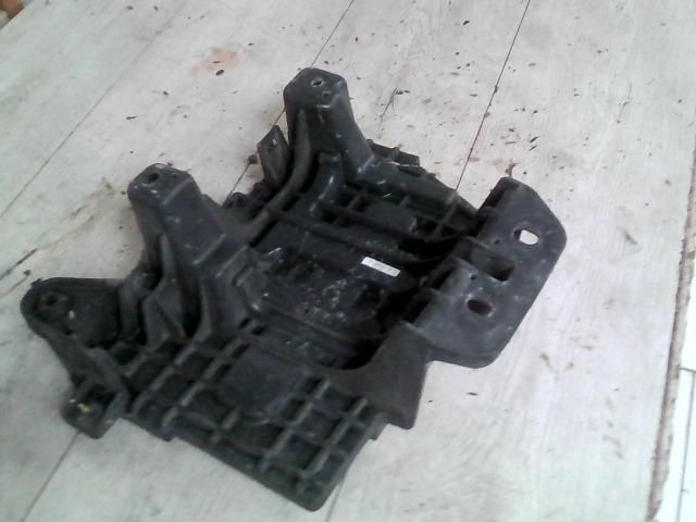 bontott KIA SPORTAGE Akkumulátor Tartó