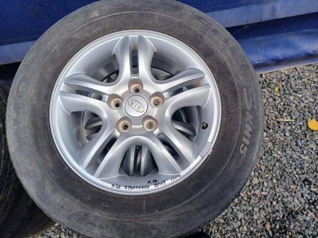 bontott KIA SPORTAGE Alufelni Szett Gumival