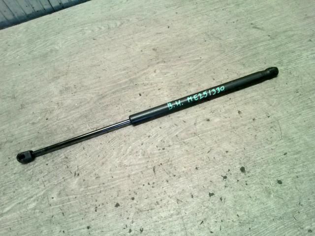 bontott KIA SPORTAGE Bal Csomagtérajtó Ajtóhatároló