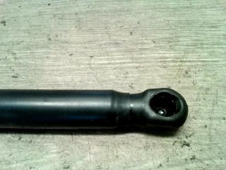 bontott KIA SPORTAGE Bal Csomagtérajtó Ajtóhatároló