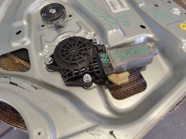 bontott KIA SPORTAGE Bal első Ablakemelő Szerkezet (Elektromos)