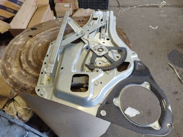 bontott KIA SPORTAGE Bal első Ablakemelő Szerkezet (Elektromos)