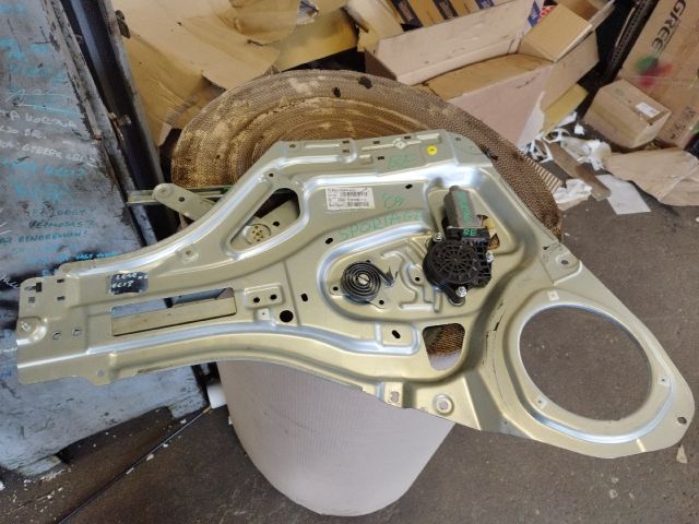 bontott KIA SPORTAGE Bal első Ablakemelő Szerkezet (Elektromos)