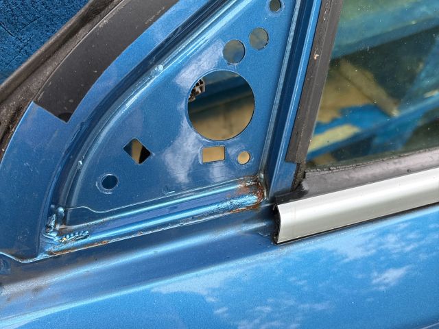 bontott KIA SPORTAGE Bal első Ajtó (Részeivel)