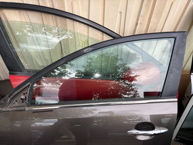 bontott KIA SPORTAGE Bal első Ajtó (Részeivel)