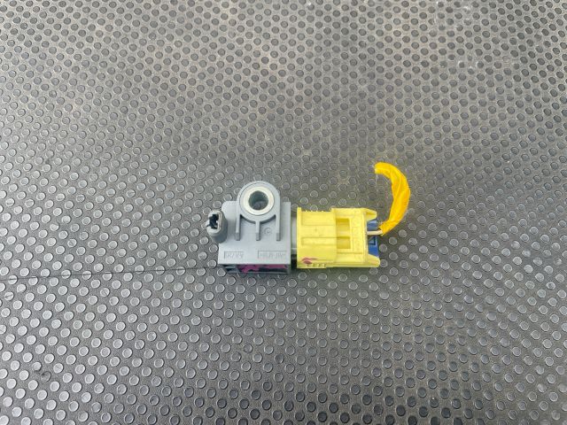 bontott KIA SPORTAGE Bal első Oldal Ütközés Érzékelő