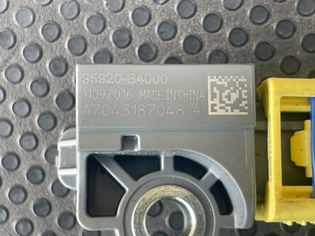 bontott KIA SPORTAGE Bal első Oldal Ütközés Érzékelő