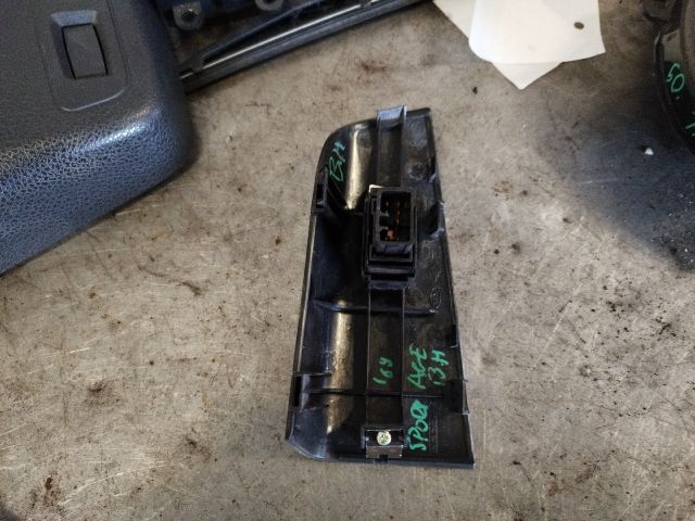 bontott KIA SPORTAGE Bal hátsó Ablakemelő Kapcsoló