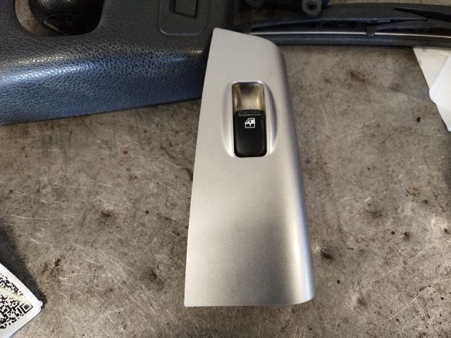 bontott KIA SPORTAGE Bal hátsó Ablakemelő Kapcsoló