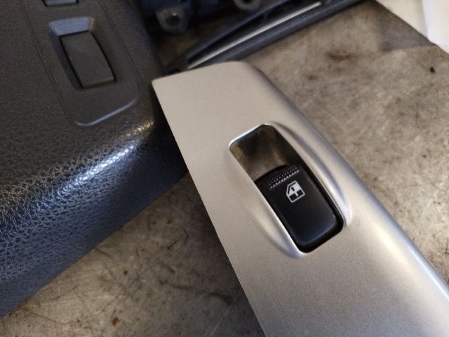 bontott KIA SPORTAGE Bal hátsó Ablakemelő Kapcsoló