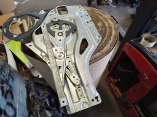 bontott KIA SPORTAGE Bal hátsó Ablakemelő Szerkezet (Elektromos)