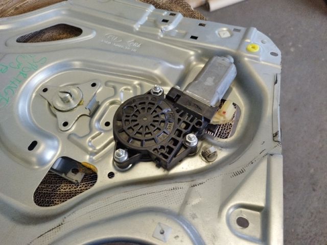 bontott KIA SPORTAGE Bal hátsó Ablakemelő Szerkezet (Elektromos)