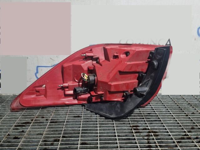 bontott KIA SPORTAGE Bal Hátsó Lámpa