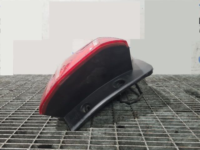 bontott KIA SPORTAGE Bal Hátsó Lámpa