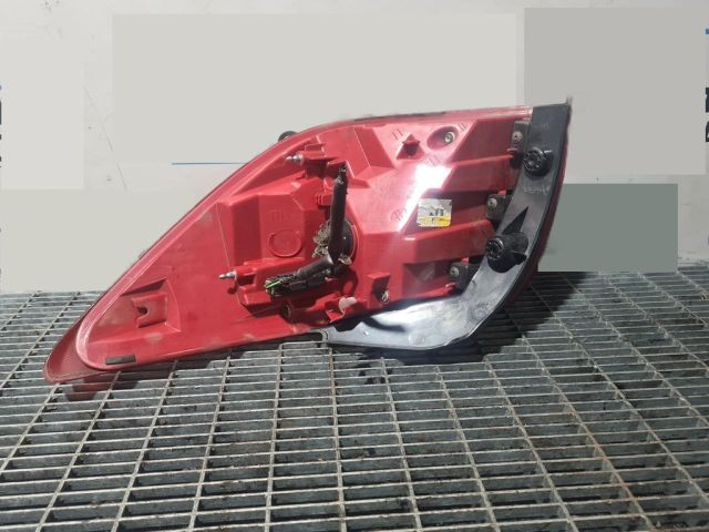 bontott KIA SPORTAGE Bal Hátsó Lámpa