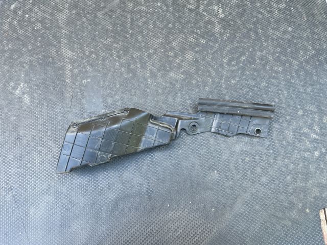 bontott KIA SPORTAGE Bal Sárvédő Csavar Burkolat