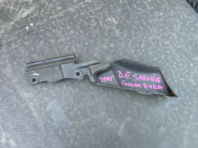 bontott KIA SPORTAGE Bal Sárvédő Csavar Burkolat