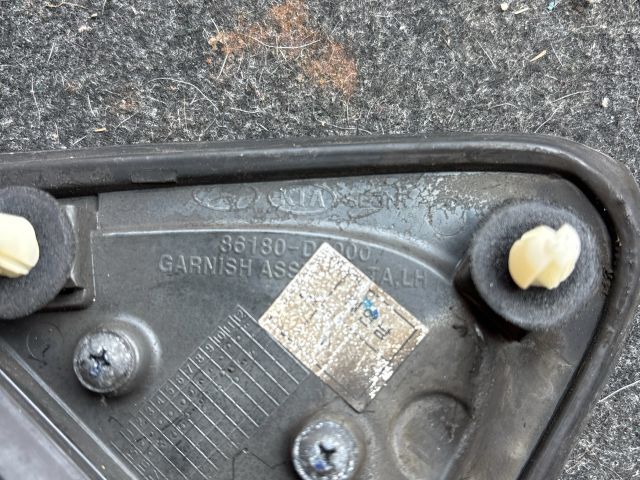 bontott KIA SPORTAGE Bal Visszapillantó Tükör Előtti Burkolat